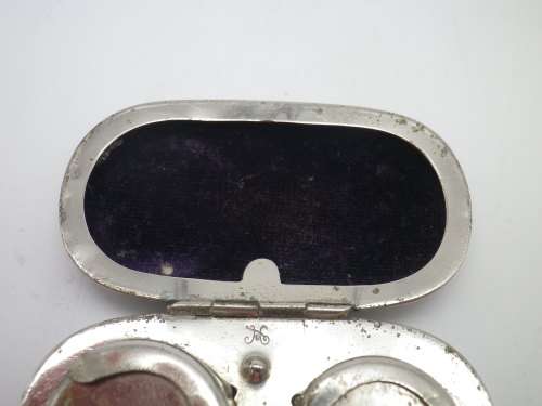 ANTIQUE SILVER PLATED DOUBLE SOVEREIGN COIN CASE 6.2 X 4.5 X 1.7cm