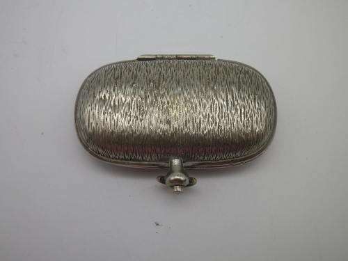 ANTIQUE SILVER PLATED DOUBLE SOVEREIGN COIN CASE 6.2 X 4.5 X 1.7cm