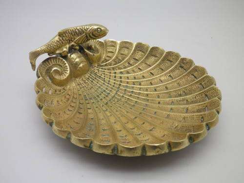 Vintage Solid Brass Art Nouveau style soap dish or trinket bowl. Shell &Fish motief. Gorgeous detail