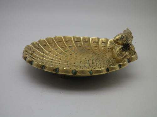 Vintage Solid Brass Art Nouveau style soap dish or trinket bowl. Shell &Fish motief. Gorgeous detail