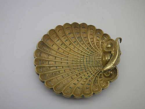 Vintage Solid Brass Art Nouveau style soap dish or trinket bowl. Shell &Fish motief. Gorgeous detail