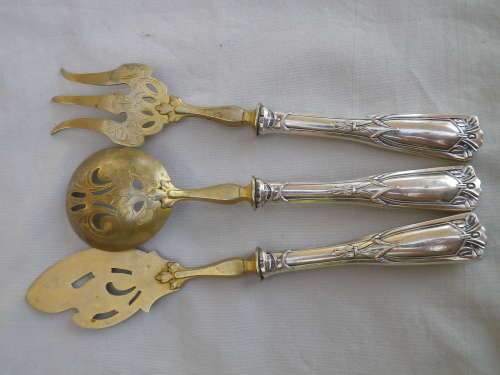 ART NOUVEAU 3 PIECE SILVER HANDLE SERVING SET. HALLMARKED CONTINENTAL SILVER.