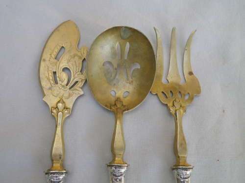 ART NOUVEAU 3 PIECE SILVER HANDLE SERVING SET. HALLMARKED CONTINENTAL SILVER.
