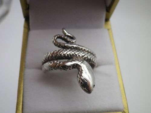 Large Sterling Silver Vintage SNAKE RING!!  Size: R 1/2. 6 grms
