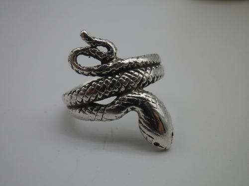 Large Sterling Silver Vintage SNAKE RING!!  Size: R 1/2. 6 grms