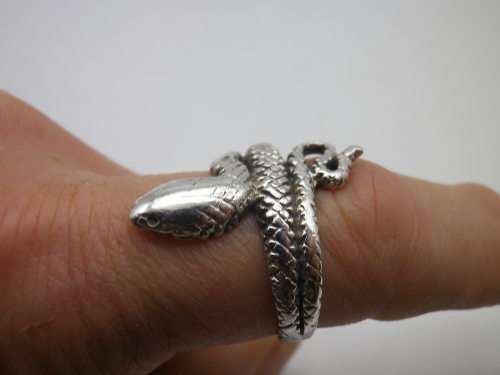 Large Sterling Silver Vintage SNAKE RING!!  Size: R 1/2. 6 grms