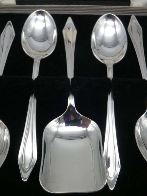Vintage Silver Plated Vintage Teaspoons & SUGAR SPOON Arthur Price & Co Ltd England Original Box