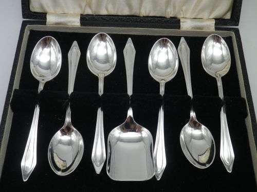 Vintage Silver Plated Vintage Teaspoons & SUGAR SPOON Arthur Price & Co Ltd England Original Box