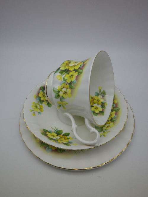 ROYAL ALBERT BONE CHINA VINTAGE TRIO. Unnamed. Lovely Bright Yellow flowers