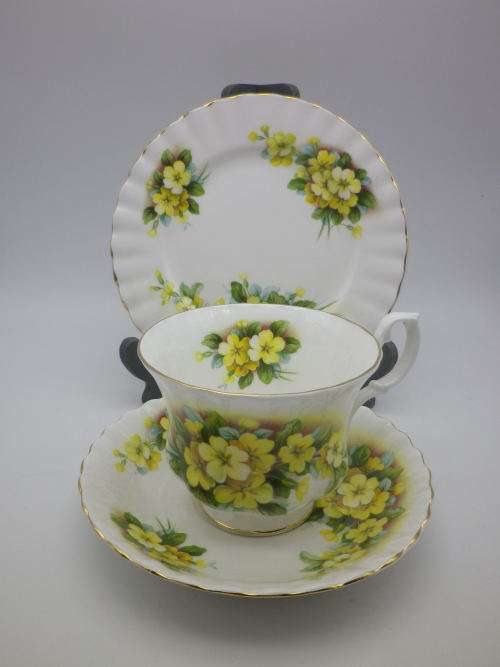 ROYAL ALBERT BONE CHINA VINTAGE TRIO. Unnamed. Lovely Bright Yellow flowers