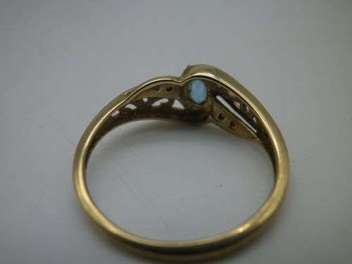 Exquisite 9ct Yellow Gold, Aquamarine & Diamond Vintage Ring. Size M 1/2
