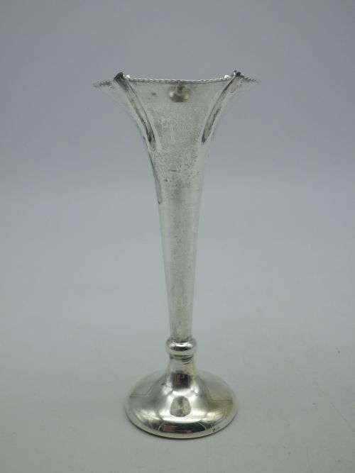 HALLMARKED SILVER MINIATURE BUD VASE. BIRMINGHAM, 1906  Maker: Samuel M Levi 9 cm tall
