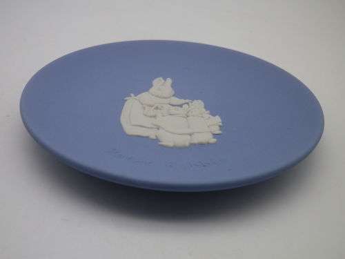 RARE Wedgwood PETER RABBIT Blue Jasperware Small Round Pin Tray. Copyright F Warne and Co