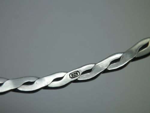 Vintage Sterling Silver 925 Silver Twist Rope Design Bangle. 6 grms