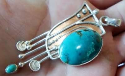 STERLING SILVER & TURQUOISE DESIGNER PENDANT WITH COPPER DETAIL 13.2g. 7.4 X 3.4cm