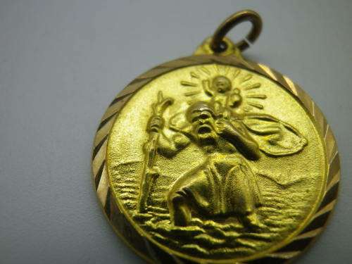 Vintage Hallmarked 9ct Yellow Gold St CHRISTOPHER