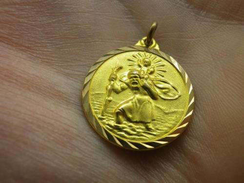 Vintage Hallmarked 9ct Yellow Gold St CHRISTOPHER