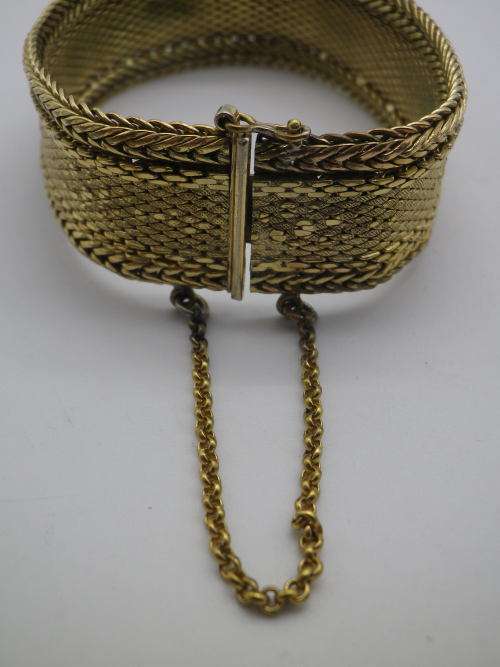 Attractive Vintage 18K rolled gold plated Woven bracelet with safety clasp and chain Made in Germany