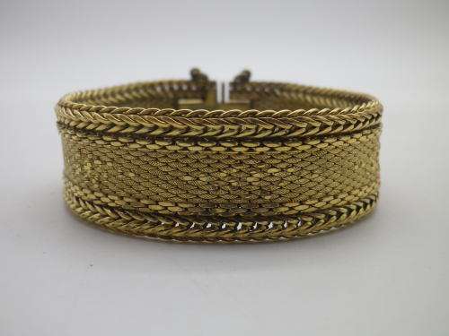 Attractive Vintage 18K rolled gold plated Woven bracelet with safety clasp and chain Made in Germany