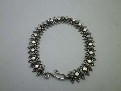 Quality Vintage Sterling Silver Bracelet. 21grms. 19cm long