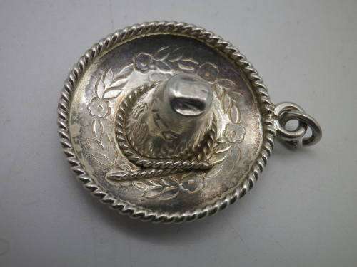Sterling Silver Mexican Sombrero hat pendant  6grms 3cm x approx 3.8cm (with bale)