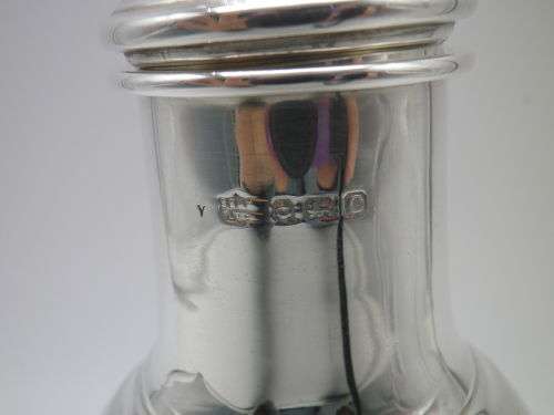 HALLMARKED STERLING SILVER SUGAR SHAKER. Birmingham 1927,S Blanckensee and Son Ltd  103GRMS 17CM