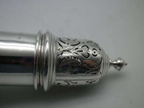 HALLMARKED STERLING SILVER SUGAR SHAKER. Birmingham 1927,S Blanckensee and Son Ltd  103GRMS 17CM