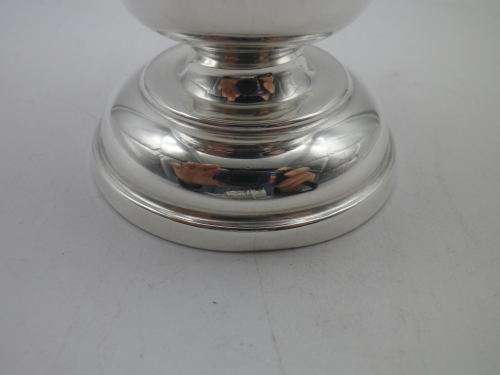 HALLMARKED STERLING SILVER SUGAR SHAKER. Birmingham 1927,S Blanckensee and Son Ltd  103GRMS 17CM