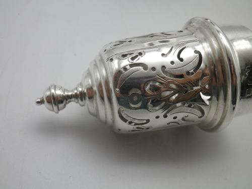 HALLMARKED STERLING SILVER SUGAR SHAKER. Birmingham 1927,S Blanckensee and Son Ltd  103GRMS 17CM