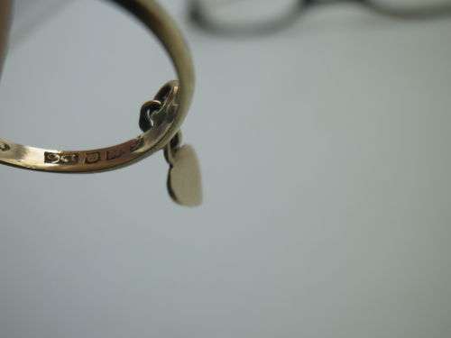 FOR EMILYCORNELIA ONLY PLEASE Hallmarked 9ct Yellow Gold dainty ring with little heart. Size: J 1/2