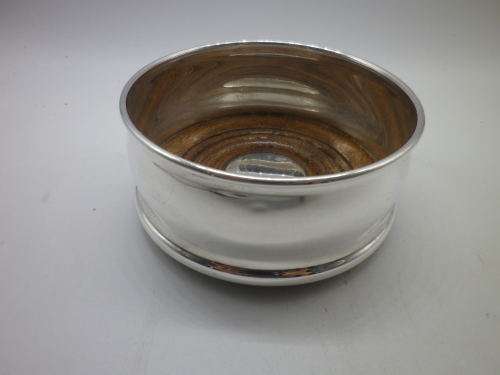 HALLMARKED STERLING SILVER WINE BOTTLE COASTER!! SOUTH AFRICA!!  176gr 10.5x5cm