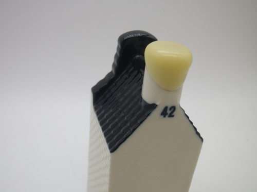 FOR CHRISV62 ONLY PLEASE! BOLS KLM Miniature Blue Delft`s Porcelain House #.42