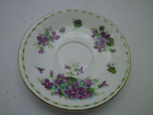 ROYAL ALBERT MINIATURE`VIOLETS` FEBRUARY `FLOWER OF THE MONTH SERIES` DUO