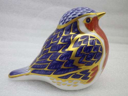 Royal Crown Derby Paperweight. Robin Gold stopper