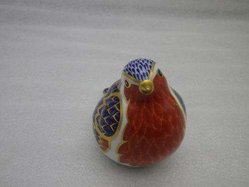 Royal Crown Derby Paperweight. Robin Gold stopper