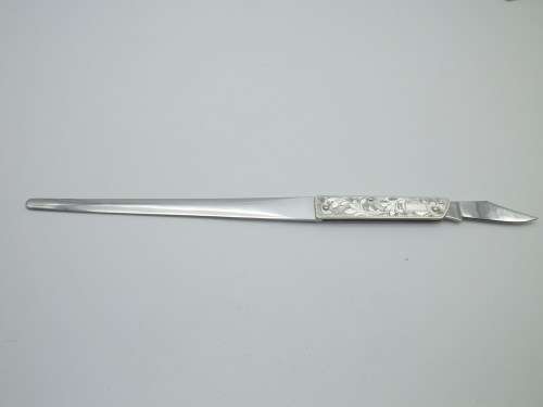 Sterling Silver Vintage knife & letter opener combo. Lovely chased detail. 17cm