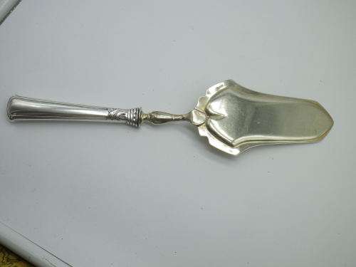 Art Nouveau German Silver Handle (800 purity) Cake Lifter. Boxed 29cm