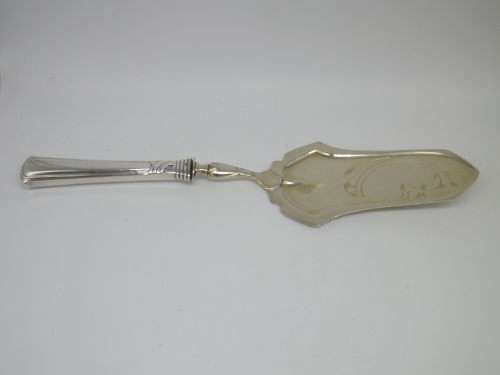 Art Nouveau German Silver Handle (800 purity) Cake Lifter. Boxed 29cm