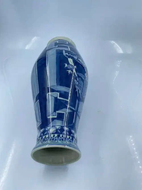 Vintage Japanese Dragon Vase. Signed. 40cm tall