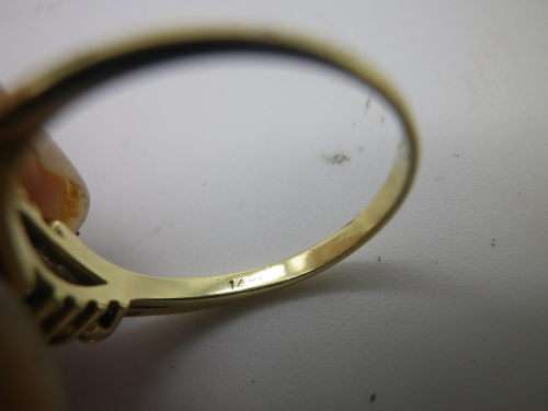 Beautiful 14ct Gold, Ruby and Diamond Ring. 2.5g