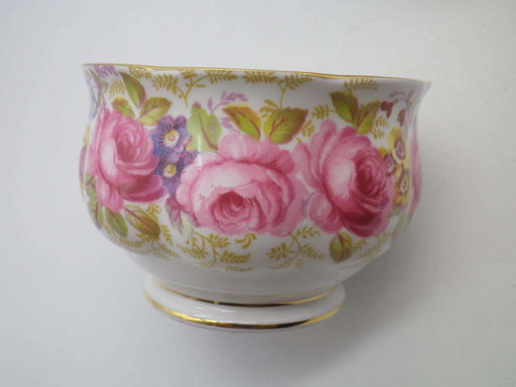 Royal Albert `SERENA` matching small sugar bowl & milk jug. Very Good condition.