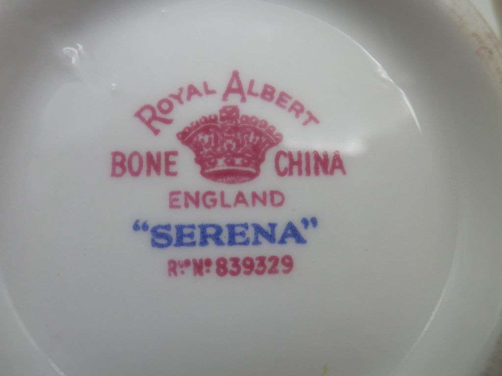 Royal Albert `SERENA` matching small sugar bowl & milk jug. Very Good condition.