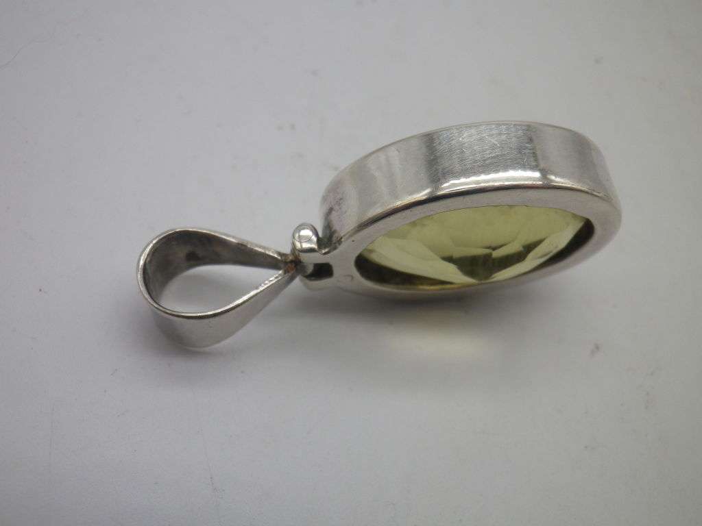 Sterling Silver pendant with large +/-20ct oval cut checker board faceted lemony lime quartz 4.5cm