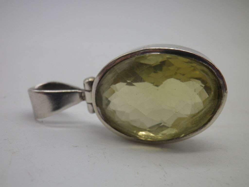 Sterling Silver pendant with large +/-20ct oval cut checker board faceted lemony lime quartz 4.5cm