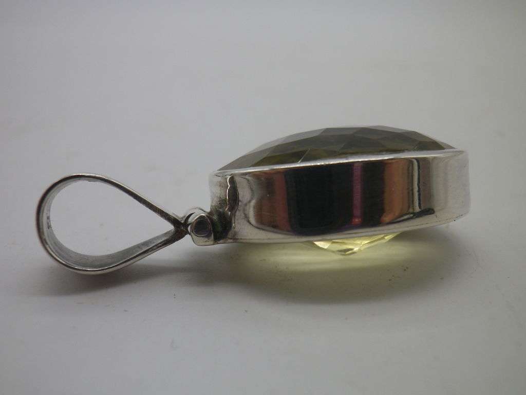 Sterling Silver pendant with large +/-20ct oval cut checker board faceted lemony lime quartz 4.5cm