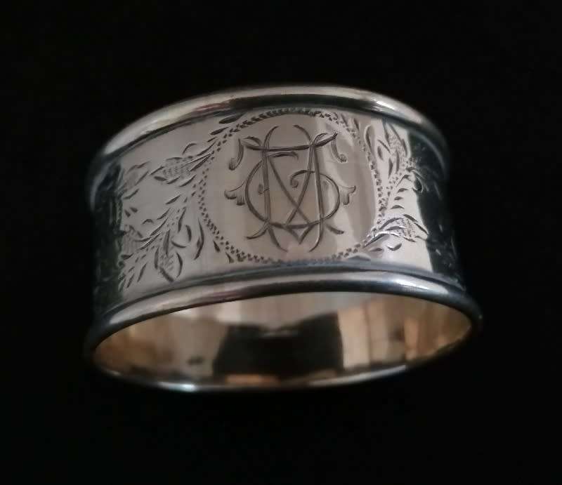 Antique 1906 Hallmarked Sterling silver serviette ring, Chester 1906, 13.6grms 4.5x2.2cm