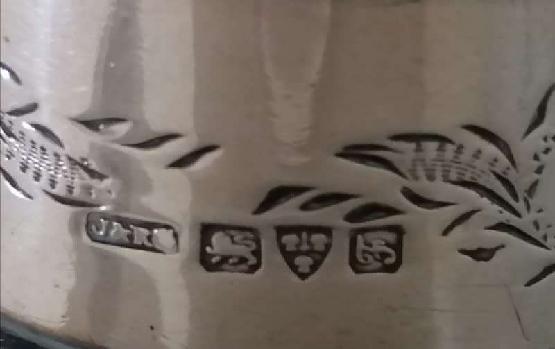 Antique 1906 Hallmarked Sterling silver serviette ring, Chester 1906, 13.6grms 4.5x2.2cm