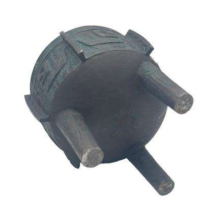 Chinese Archaic design ice bucket in the James Mont style. Taiwan 30x22cm