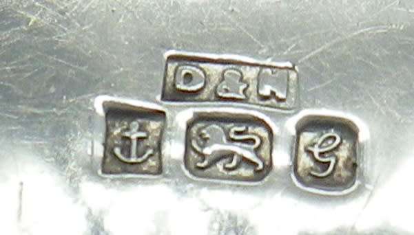 Beautiful HALLMARKED SILVER HEART LOCKET Birmingham 1981 2.8 x2cm 925 silver chain