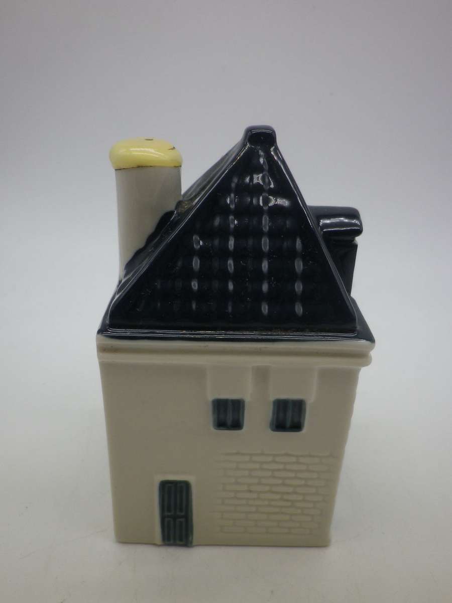 BOLS KLM Blue Delft Miniature House no 64. Sealed